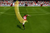 Dứt điểm kiểu cú đá quả chuối trong FIFA Online 3