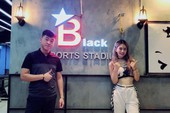 Trước ngày khai trương, KOW Black Esports Stadium bị khách hàng than phiền vì quán net mà chẳng thấy máy đâu, chỉ thấy toàn...chân dài