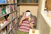 Tokyo có những quán café manga cho bạn thoải mái ghiền truyện tranh và uống bia tẹt đấy!