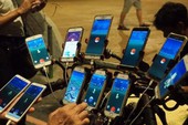 Đam mê Pokemon Go quá độ, cụ ông 70 tuổi "đầu tư" hẳn 11 chiếc smartphone để thỏa mãn cơn ghiền