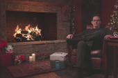 Lại ngồi im trước lò sưởi và stream, cha đẻ của Overwatch kiếm được gần triệu lượt xem trong đêm Giáng Sinh