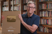 Tỷ phú Bill Gates 'khoe' Nút Vàng YouTube sau 7 năm lập kênh, dù triệu sub nhưng chưa một lần bật quảng cáo