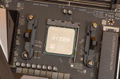 AMD đánh tan tác Intel chỉ với một con chip Ryzen 7 3700X