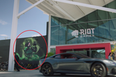 LMHT: Riot lại 'chơi ngông', mượn cả phim của The Rock để hé lộ tướng Xạ thủ 'phi truyền thống' sắp ra mắt?