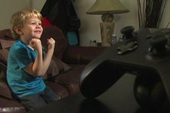 Cậu bé 5 tuổi phát hiện cách "hack" Xbox One
