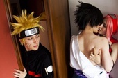 Cosplay Naruto táo bạo với mối tình... tay ba