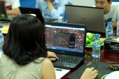 Sờ tận tay Hoành Tảo Thiên Hạ tại trụ sở FPT Online