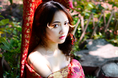 Game thủ Thủy Hử 3D tự chụp cosplay nhân vật Phan Kim Liên cho bạn gái
