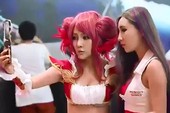 Dàn show girl chân dài quyến rũ tại hội chợ game