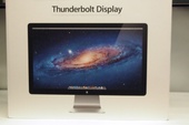 "Đập hộp" màn hình Thunderbolt của Apple