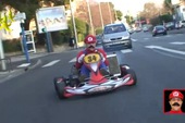 Giả làm Mario quậy tưng đường phố Pháp