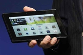 4 lý do khiến Blackberry PlayBook thua xa iPad 2