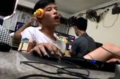 Chết cười với giọng ca siêu dị của game thủ Việt