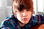 Ca sĩ Justin Bieber làm đại sứ cho hãng đồ chơi Việt Nam TOSY tại CES 2012?