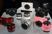 Nikon ra mắt máy ảnh không gương lật V1 và J1