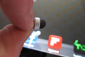Độc đáo bút cảm ứng kiêm phụ kiện trang trí cổng 3.5mm trên iPad