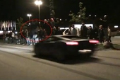 [Video] Hoảng hồn với người đàn ông nhảy qua chiếc Lamborghini đang chạy hết tốc độ