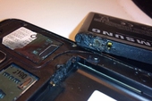 Samsung Galaxy SII bốc cháy trong túi quần