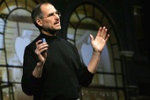 Câu chuyện về chiếc áo "cổ rùa" gắn liền với Steve Jobs