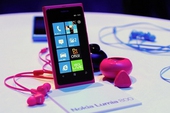 Nhân viên Nokia và Microsoft bình luận ẩn danh trên bài đánh giá Lumia
