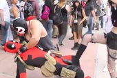 [Video] Deadpool quậy tưng Comic Con 2013