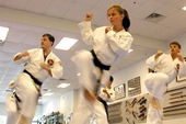 Choáng trước sức mạnh kỳ diệu và kinh hoàng của các võ sĩ Karate