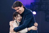 Nữ streamer xinh đẹp gây sốt khi chụp ảnh cùng huyền thoại Kaka