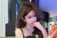 Livestream với đầu gối thâm tím, nữ streamer khiến người xem đặt nghi vấn