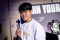 LCK tung phim tài liệu càng khiến cộng đồng bức xúc với T1