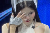 Văn Tùng khiến Mai Dora khóc nấc trên sân khấu? Cộng đồng mạng hốt hoảng không rõ chuyện gì đang xảy ra?