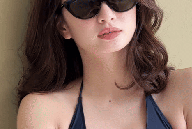 Mỹ nhân chỉ cao 1m50 nhưng mặc đẹp không trượt phát nào, xuất hiện ở đâu thì nơi đó là Paris Fashion Week