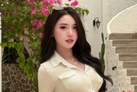 Diện đồ công sở đi cafe, hot girl khiến ai cũng phải gật gù thích thú với vóc dáng cực chuẩn