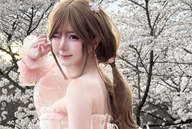Ngây ngất với bộ ảnh hoa đào của nữ coser nổi tiếng, cảnh đẹp mê ly khiến người xem hết lời khen ngợi