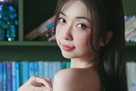 MC Hoài An kéo áo hững hờ, khiến anh em game thủ không thể ngừng mê mẩn
