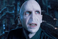 Giải mã bí ẩn Chúa tể Voldemort: Vì sao "Kẻ mà ai cũng biết là ai đấy" lại không có mũi?