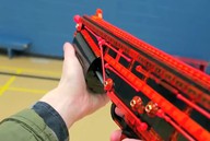 Choáng với game thủ làm súng đồ chơi đẹp như thật