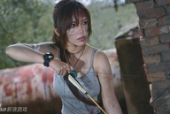 Lara Croft vẫn xinh đẹp dù thương tích đầy mình