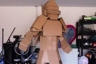 Xem màn biến thân thành robot ảo diệu của chàng trai trẻ
