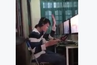 Hài hước thanh niên Việt "múa hát" ngay trong quán Net