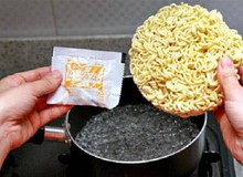 Bí ẩn chưa được giải mã của nhiều game thủ: nấu mì tôm thì cho mì hay gia vị vào trước cho ngon