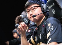 Uzi giải nghệ, chia tay Royal Never Give Up về làm trợ lý HLV của Invictus Gaming?