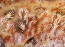 Rùng rợn hang động bàn tay hàng ngàn năm tuổi ở Argentina