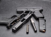 Tại sao súng ngắn Glock lại được chọn làm vũ khí quy chuẩn của đặc nhiệm Mỹ?