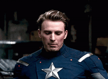 Bị Captain America hỏi về "kích cỡ chỗ ấy", sao nam Marvel nóng bỏng nhất thế giới đáp trả cực "nhây" khiến fan cảm ơn rối rít