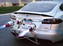 YouTuber gắn động cơ phản lực lên xe Tesla, chạy tóe lửa như game