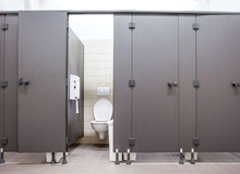 Bạn nên đợi 20 giây trước khi bước vào nhà vệ sinh vừa có người "hành sự"