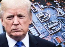 Lâu lâu mới xuất hiện, ông Trump gọi Bitcoin là 'trò lừa đảo' khiến giá đồng tiền số này lao dốc