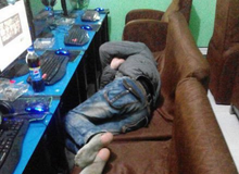 Cưới vợ cho con trai mong cậu cai nghiện game, người bố hoảng hồn, phải nhờ cả cảnh sát đi tìm vì "quý tử" bỏ nhà đi bụi