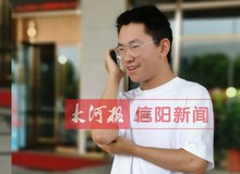 Không học bài khuya, thường xuyên ra net, nam game thủ vẫn đỗ thủ khoa, thầy giáo phải ra tận quán game để báo điểm