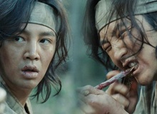 Sợ hãi trước 4 cảnh ăn động vật sống thật 100% ở phim Hàn: Nhai rắn nguyên con chưa bằng ăn cả tô giun đất